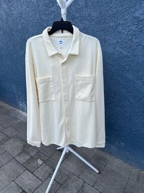 Men's Cream Relaxed Button-Down Shirt with Dual Chest Pockets